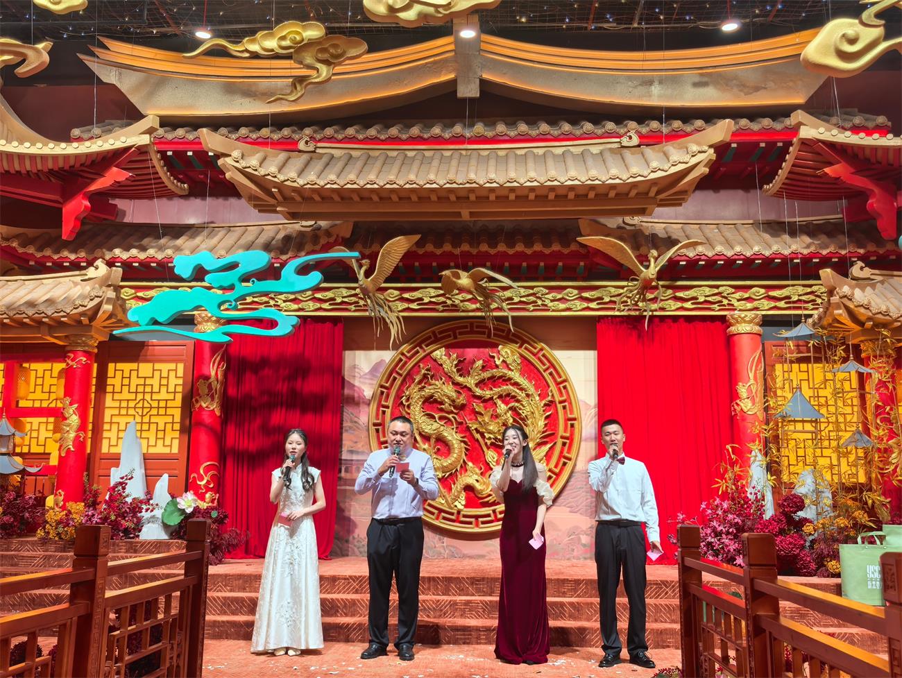 重慶公司中秋晚會(huì)圓滿舉行